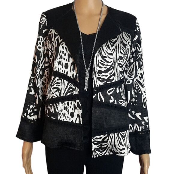 Chico’s Black & White Animal Print Mixed Media Cardigan Blazer - Picture 2 of 15